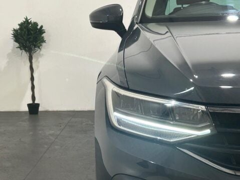 Volkswagen Tiguan 1.5 TSI Active DSG Euro 6 (s/s) 5dr 54
