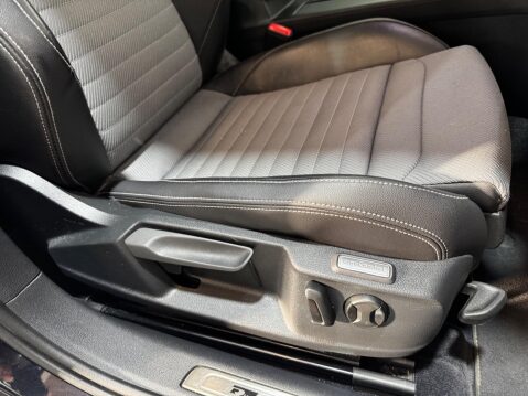 Volkswagen Passat 2.0 TDI R-Line DSG Euro 6 (s/s) 5dr 19