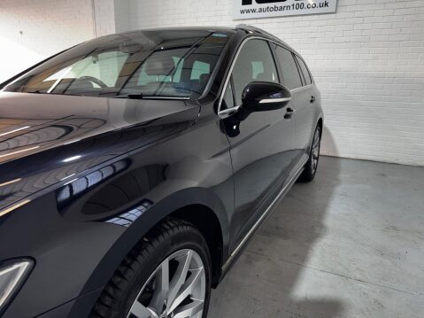 Volkswagen Passat 2.0 TDI R-Line DSG Euro 6 (s/s) 5dr 10