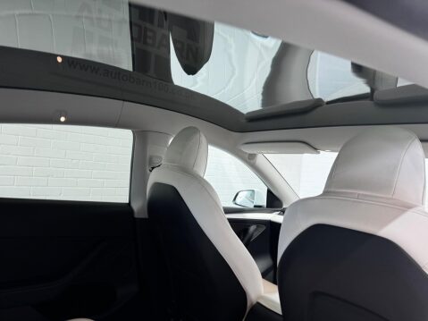 Tesla Model Y (Dual Motor) Long Range Auto 4WDE 5dr 19