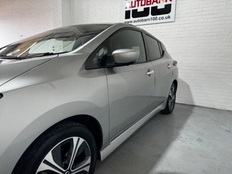 Nissan LEAF 40kWh Tekna Auto 5dr 11