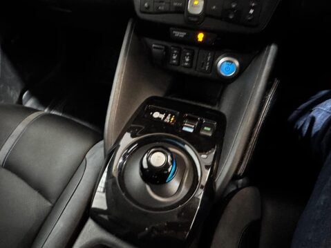 Nissan LEAF 40kWh Tekna Auto 5dr 19