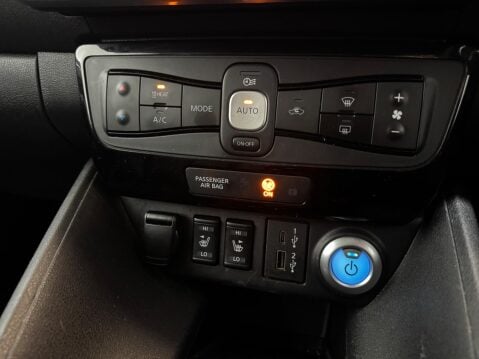 Nissan LEAF 40kWh Tekna Auto 5dr 22