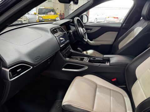 Jaguar F-Pace 2.0 D180 R-Sport Auto AWD Euro 6 (s/s) 5dr 29