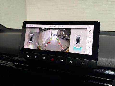 MG MG4 64kWh Trophy Long Range Auto 5dr 35