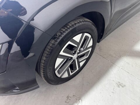 Hyundai KONA 64kWh Ultimate Auto 5dr (10.5kW Charger) 25