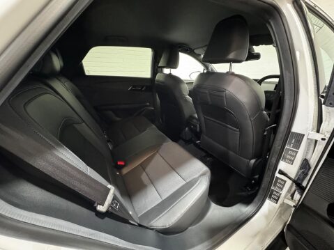 MG MG4 64kWh Trophy Long Range Auto 5dr 19