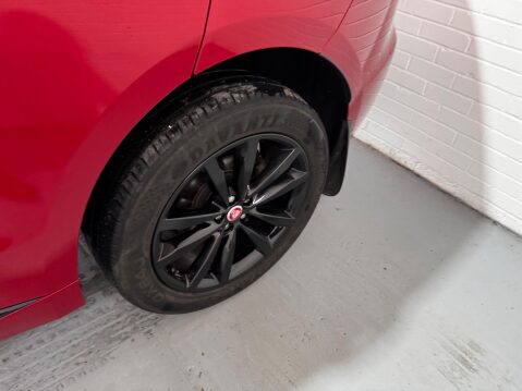 Jaguar F-Pace 2.0 D180 R-Sport Auto AWD Euro 6 (s/s) 5dr 25