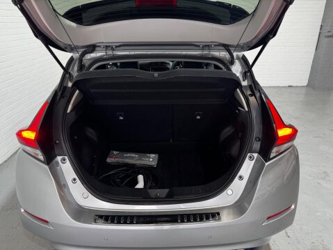 Nissan LEAF 40kWh N-Connecta Auto 5dr 28