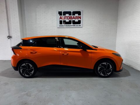 MG MG4 64kWh Trophy Long Range Auto 5dr 13