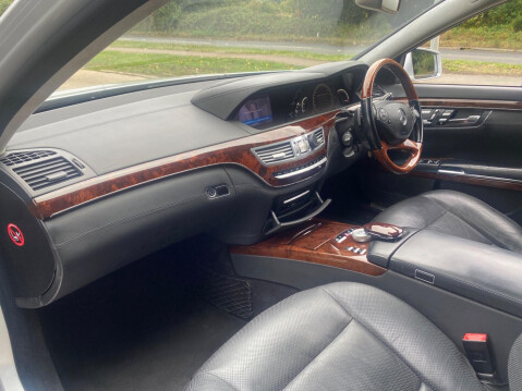 Mercedes-Benz S Class 5.5 S500 V8 G-Tronic Euro 5 4dr 43