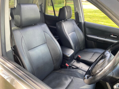 Suzuki Grand Vitara 2.4 VVT SZ5 Auto 4WD Euro 5 5dr 22