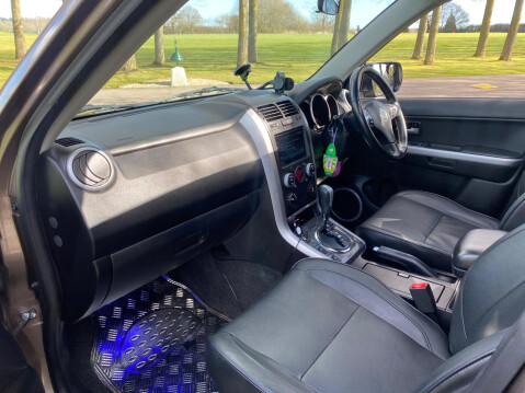 Suzuki Grand Vitara 2.4 VVT SZ5 Auto 4WD Euro 5 5dr 31