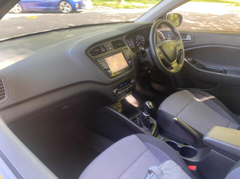 Hyundai i20 1.0 T-GDi Sport Nav Coupe 3dr Petrol Manual Euro 6 (100 ps) 27
