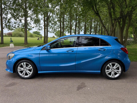 Mercedes-Benz A Class 2.1 A200d Sport (Premium) 7G-DCT Euro 6 (s/s) 5dr 10