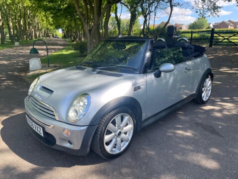 Mini Convertible 1.6 Cooper S Steptronic Euro 4 2dr (AC) 17