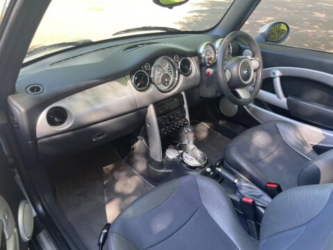 Mini Convertible 1.6 Cooper S Steptronic Euro 4 2dr (AC) 25