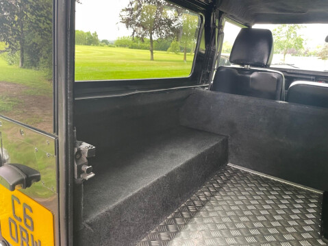 Land Rover Defender Manual 32