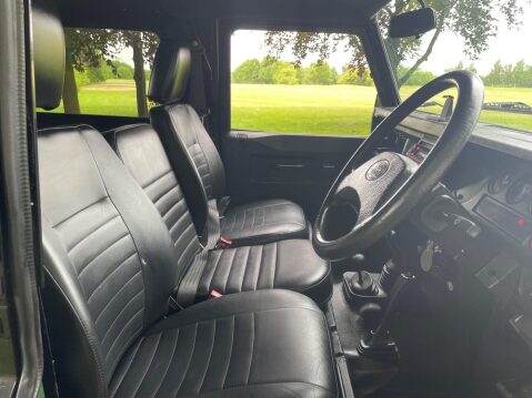 Land Rover Defender Manual 17