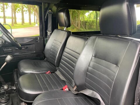 Land Rover Defender Manual 19