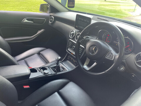 Mercedes-Benz A Class 2.1 A200d Sport (Executive) Euro 6 (s/s) 5dr 20