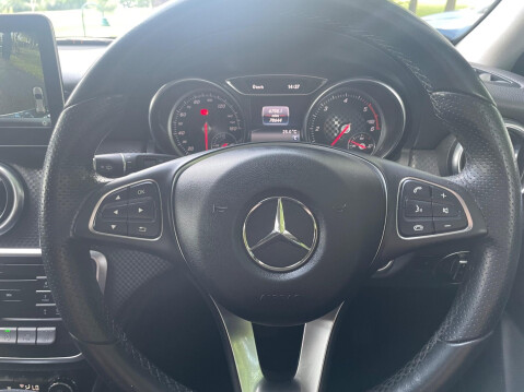 Mercedes-Benz A Class 2.1 A200d Sport (Executive) Euro 6 (s/s) 5dr 29