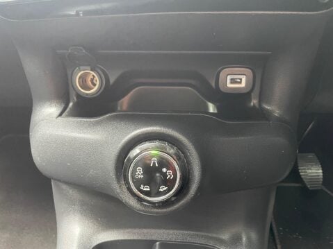 Citroen C4 Cactus 1.2 PureTech Rip Curl Euro 6 (s/s) 5dr 27