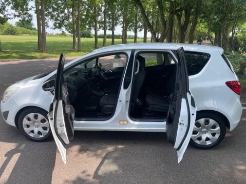 Vauxhall Meriva 1.7 CDTi Exclusiv Auto Euro 5 5dr 29