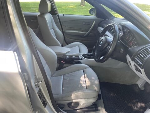 BMW 1 Series 2.0 120i M Sport Steptronic Euro 4 5dr 26