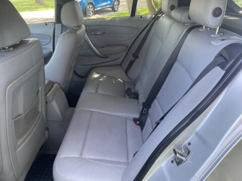 BMW 1 Series 2.0 120i M Sport Steptronic Euro 4 5dr 28
