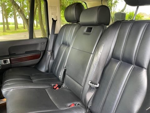Land Rover Range Rover 3.6 TD V8 Vogue 5dr 32