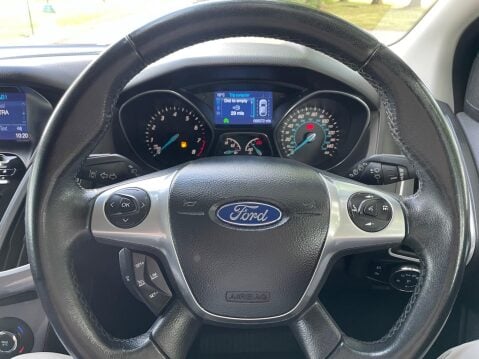 Ford Focus 1.0T EcoBoost Titanium Navigator Euro 5 (s/s) 5dr 31