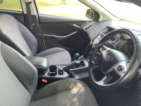Ford Focus 1.0T EcoBoost Titanium Navigator Euro 5 (s/s) 5dr 19