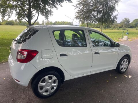 Dacia Sandero 1.2 Ambiance Euro 5 5dr 4