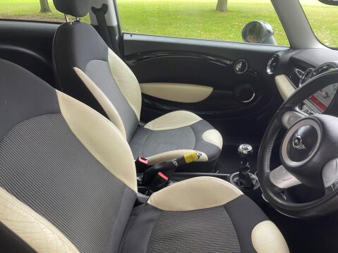Mini Hatch 1.6 Cooper Euro 4 3dr 23