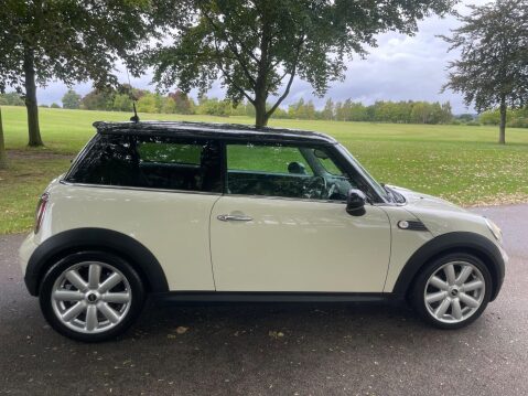 Mini Hatch 1.6 Cooper Euro 4 3dr 6