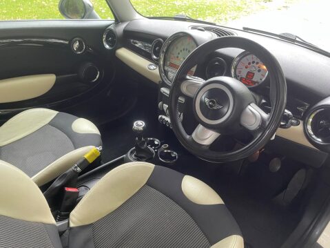 Mini Hatch 1.6 Cooper Euro 4 3dr 22
