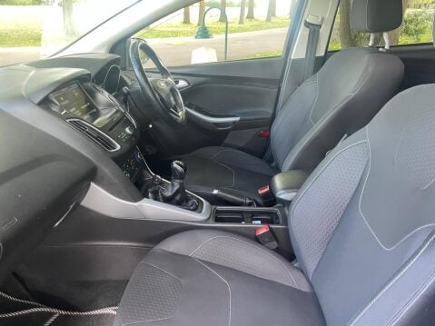Ford Focus 1.0T EcoBoost Zetec Euro 6 (s/s) 5dr 27
