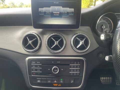 Mercedes-Benz GLA 2.1 GLA220d AMG Line 7G-DCT 4MATIC Euro 6 (s/s) 5dr 27