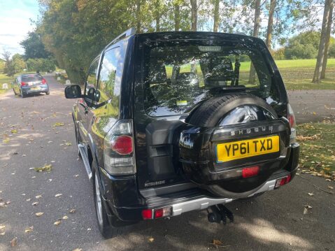 Mitsubishi Shogun 3.2 DI-DC Equippe Auto 4WD Euro 5 3dr SWB 14