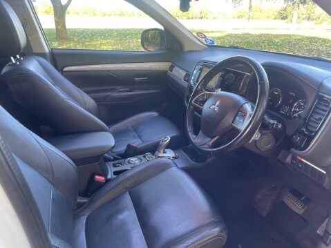 Mitsubishi Outlander 2.0h 12kWh GX4h CVT 4WD Euro 5 (s/s) 5dr 25