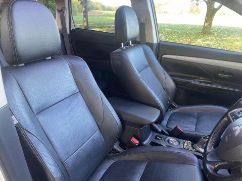 Mitsubishi Outlander 2.0h 12kWh GX4h CVT 4WD Euro 5 (s/s) 5dr 29