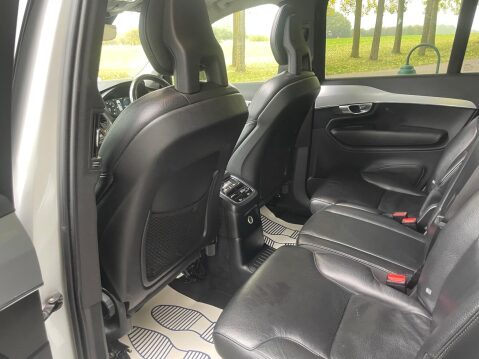 Volvo XC90 2.0h T8 Twin Engine 9.2kWh Momentum Auto 4WD Euro 6 (s/s) 5dr 34
