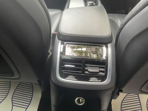 Volvo XC90 2.0h T8 Twin Engine 9.2kWh Momentum Auto 4WD Euro 6 (s/s) 5dr 31