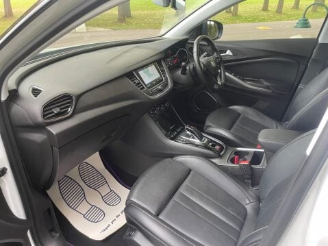 Vauxhall Grandland X 1.6 13.2kWh Elite Nav Auto 4WD Euro 6 (s/s) 5dr Hybrid4 35