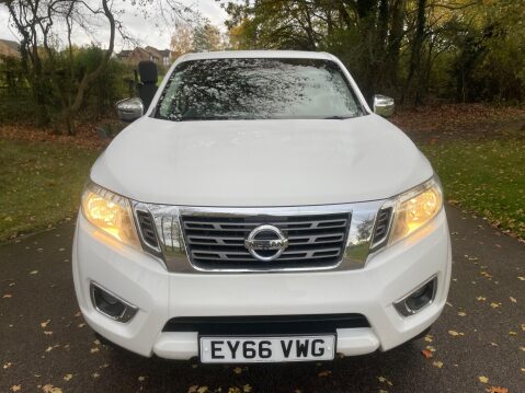 Nissan Navara 2.3 dCi Acenta+ 4WD Euro 6 (s/s) 4dr 18