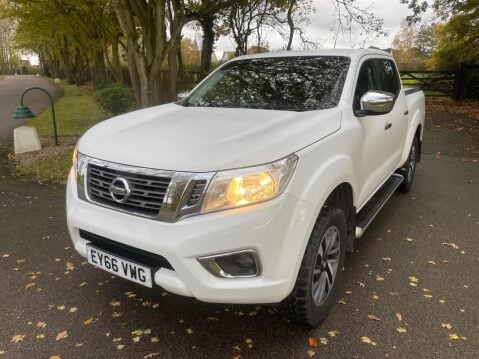 Nissan Navara 2.3 dCi Acenta+ 4WD Euro 6 (s/s) 4dr 13