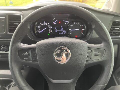 Vauxhall Vivaro 2.0 Turbo D 3100 Elite Crew Van L1 H1 Euro 6 (s/s) 5dr 33