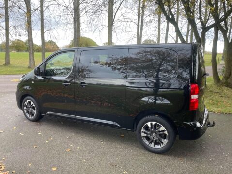 Vauxhall Vivaro 2.0 Turbo D 3100 Elite Crew Van L1 H1 Euro 6 (s/s) 5dr 11