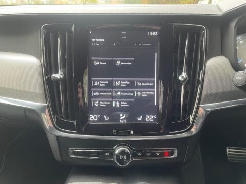Volvo S90 2.0h T8 Twin Engine 10.4kWh R-Design Pro Auto AWD Euro 6 (s/s) 4dr 29